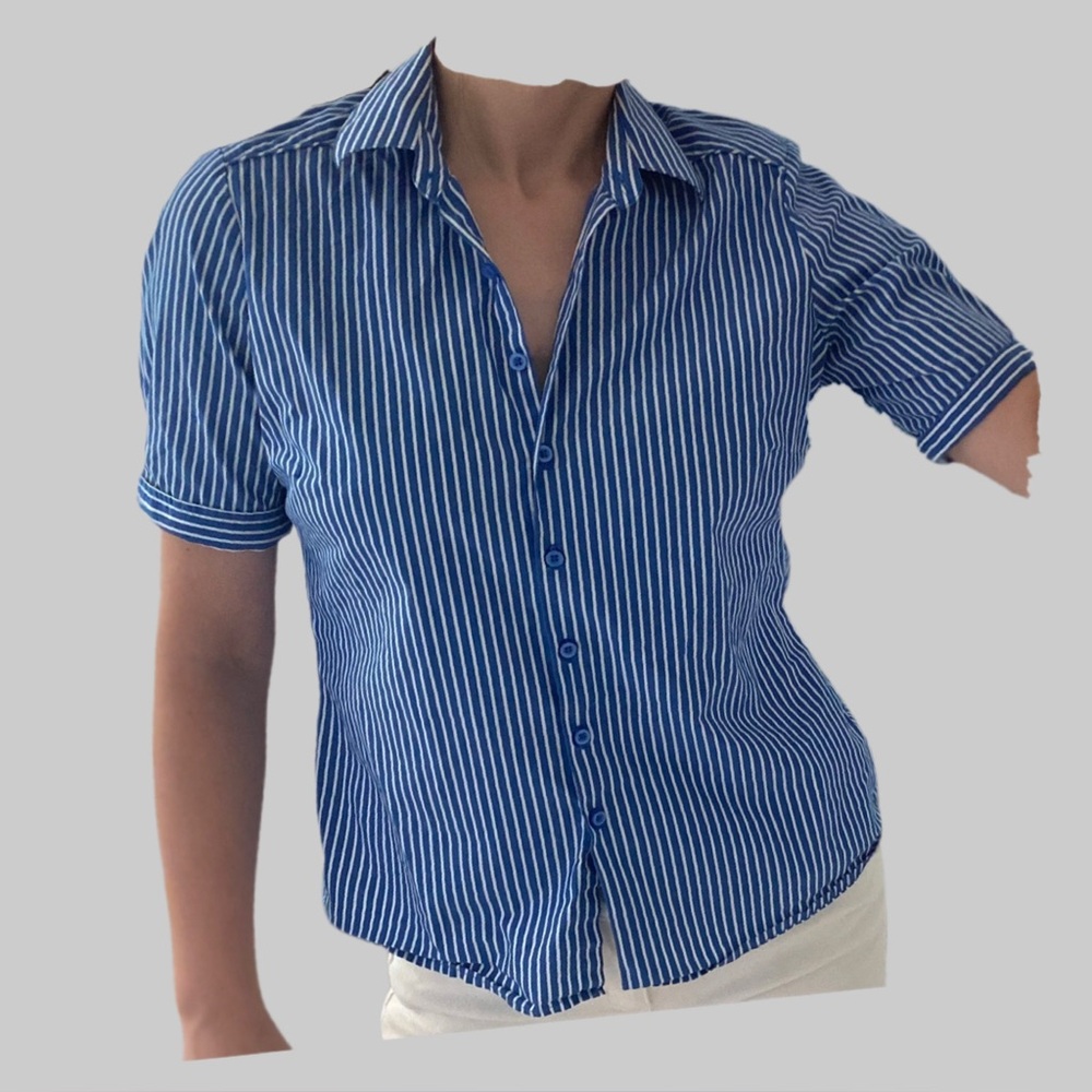 Women’s Striped Blue Short-Sleeved Button Down